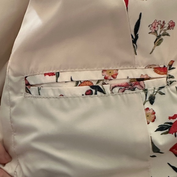 NWOT Eddie Bauer Floral Signature Puffer Jacket - Cream and Red - Picture 7 of 13